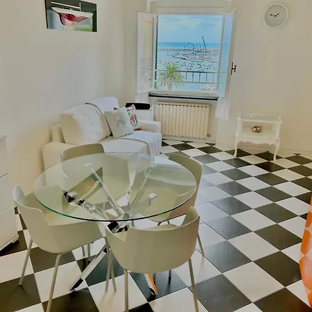 Mazzini Chiosco Vicino A Portofino